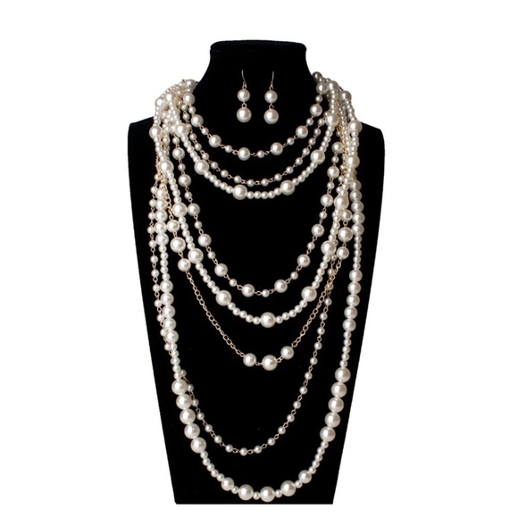 Jewelry - Vintage Style Imitation Pearl and Goldtone Layered Necklace